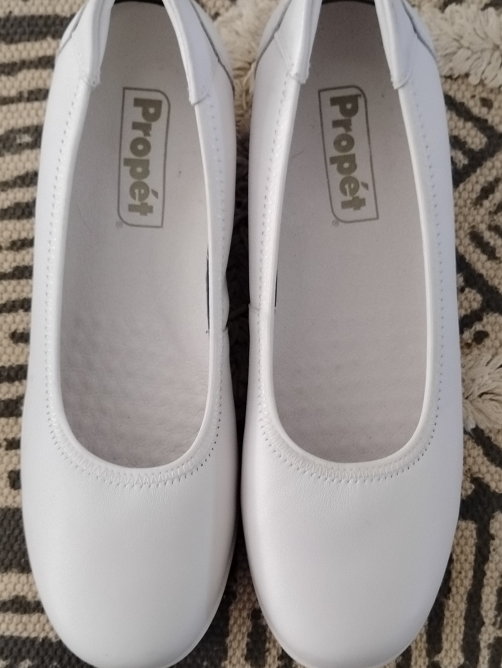 Propet White Slip-On Nurses Small Wedges Women Sz 7 Pristine